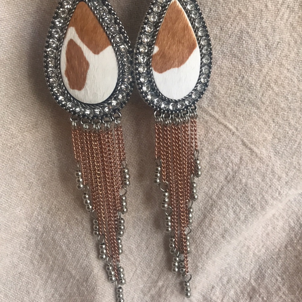 NWT~ Brown & White Teardrop Fringe Earrings - Picture 3 of 7